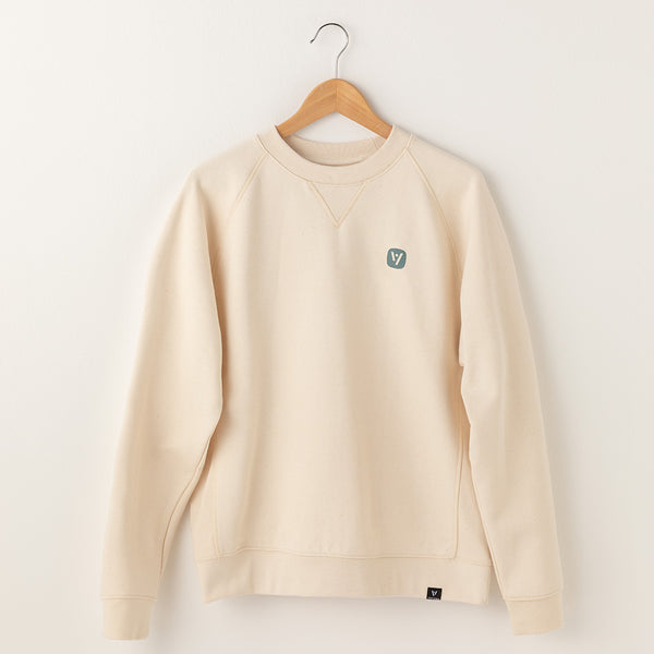 Naturweißes veercrew Sweatshirt "Pillar" auf Kleiderbügel, Freisteller