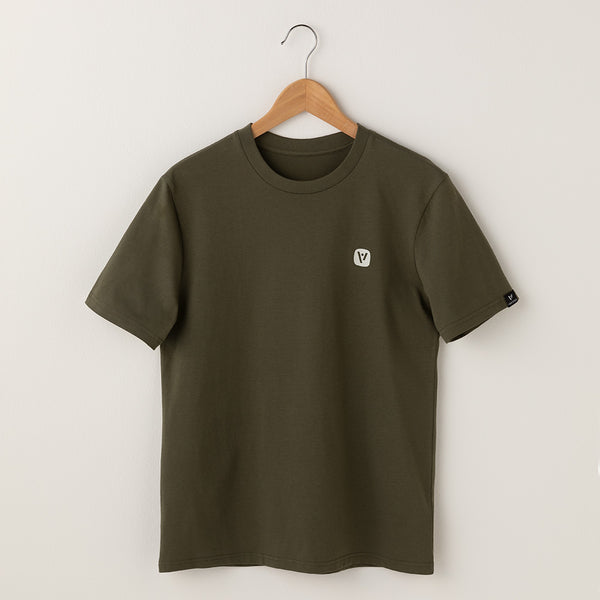 Khakifarbenes veercrew T-Shirt "Prime" auf Kleiderbügel, Freisteller