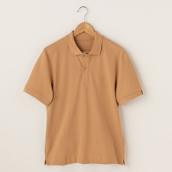 Beiges veercrew Polo-Shirt "Legacy" auf Kleiderbügel, Freisteller