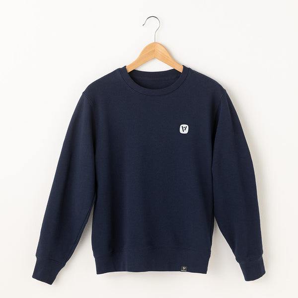 Dunkelblaues veercrew Sweatshirt "Solid" auf Kleiderbügel, Freisteller